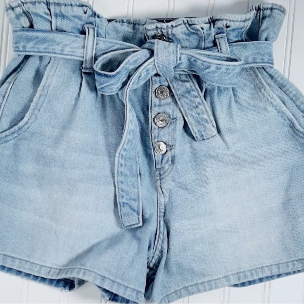 American Eagle Tie Light Wash Blue Jean Short in Size 00